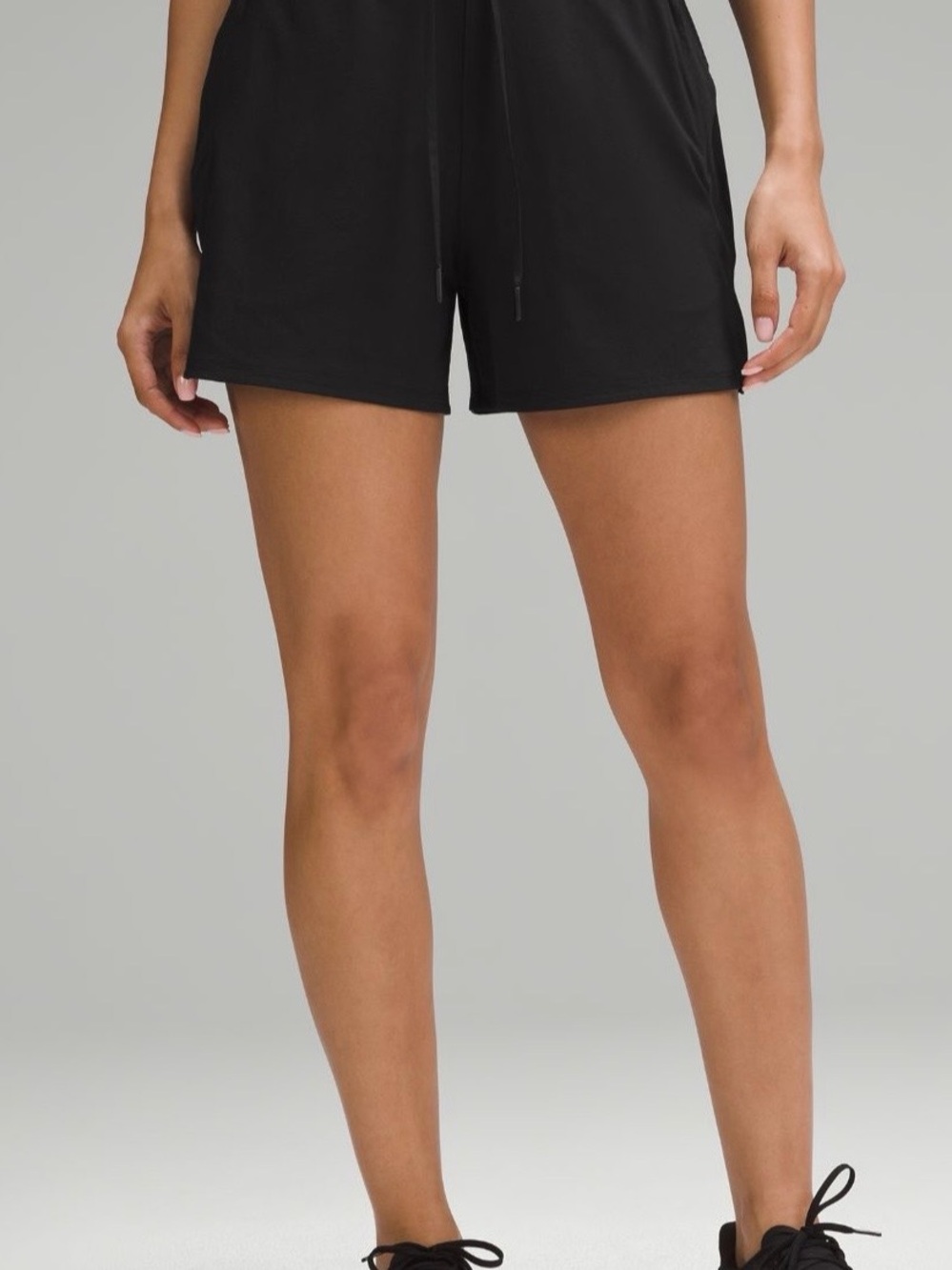 Lululemon License to Train Black High Rise 4” Short Size 4